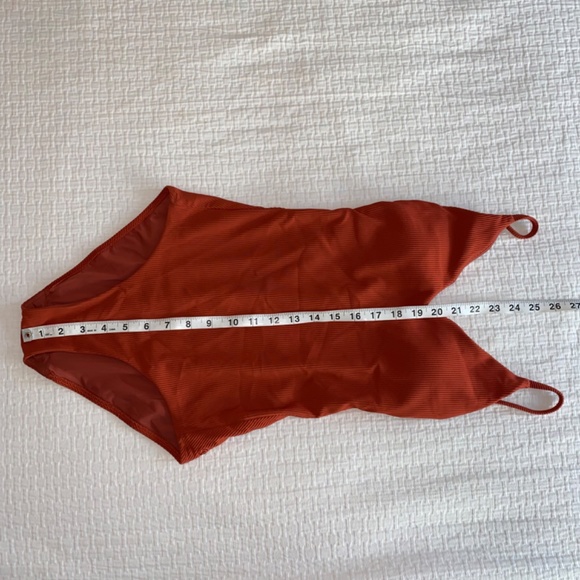 Lululemon Woman’s One Piece Swimsuit, Small, Color Cayenne - Picture 7 of 16